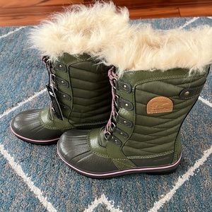 Sorel Size Big Girl 4 Winter Boots UGC.
